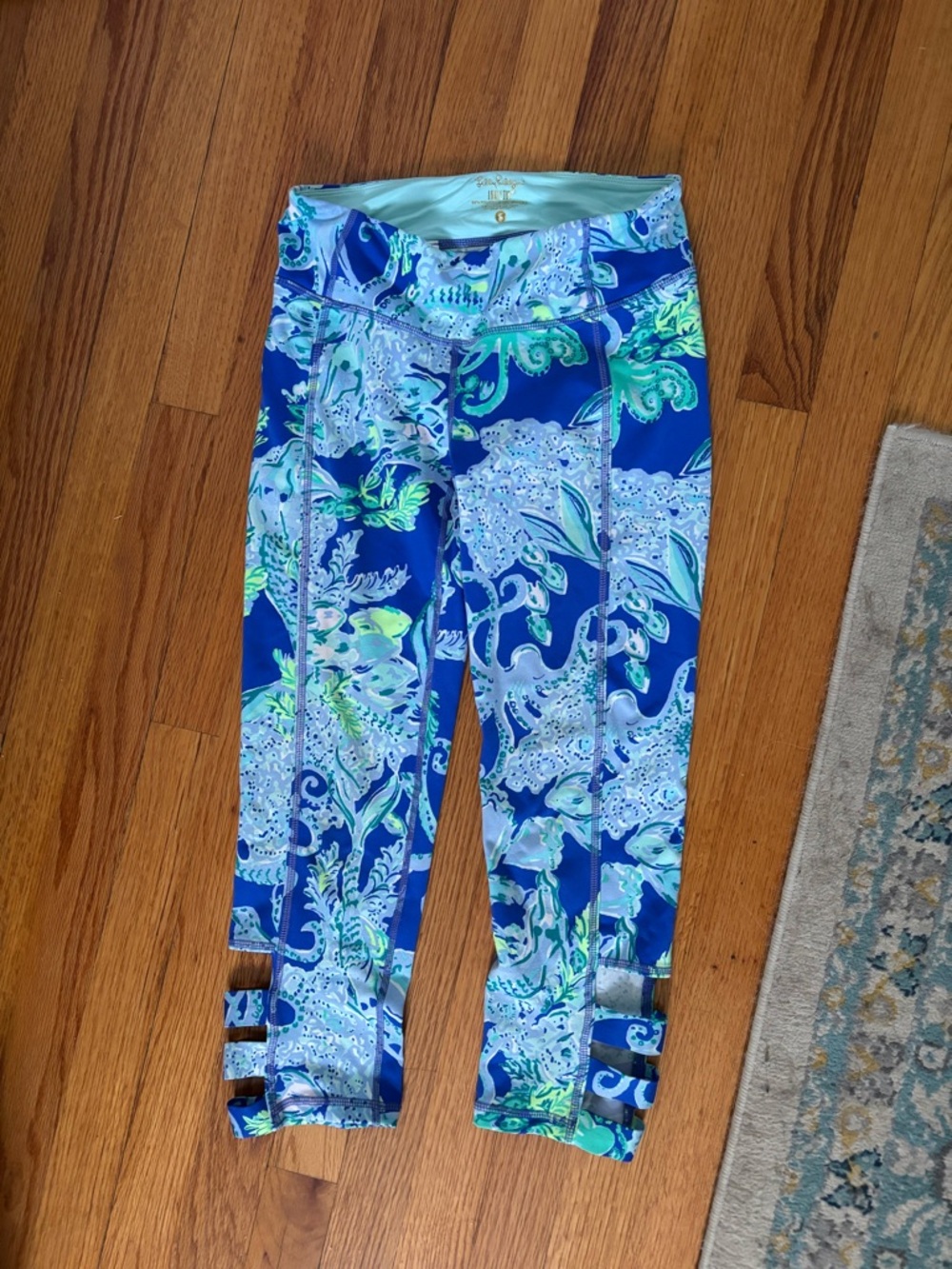 Lilly Pulitzer Blue Floral Print Stretch Capri Leggings